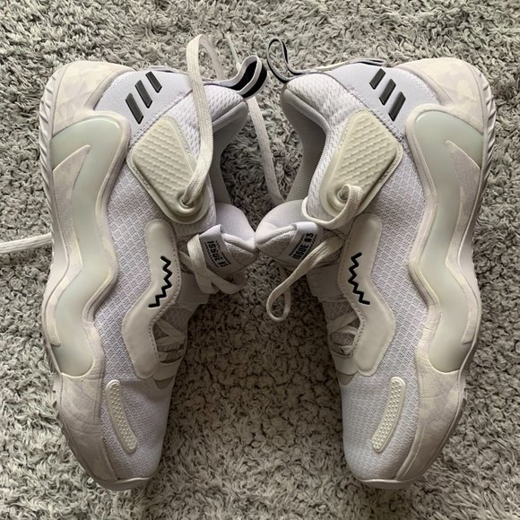 Adidas Hoops F21/S22-TN 21/066 D.1-3. Men US 8. - Picture 3 of 9